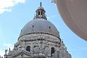 DSC_0275_Dankzij haar prominente plaats is de koepelkerk Santa Maria della Salute een karakteristiek element in het stadsbeeld van Venetie